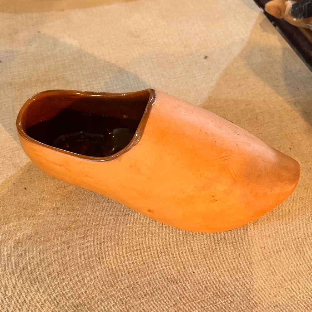 Vintage Frankoma 913 Dutch shoe planter